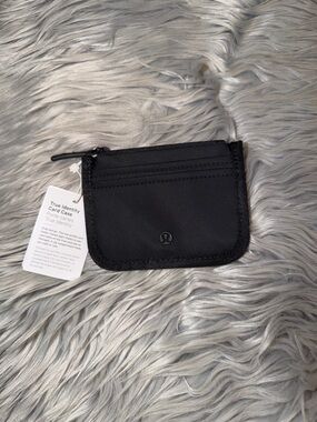 Lululemon true identity card case